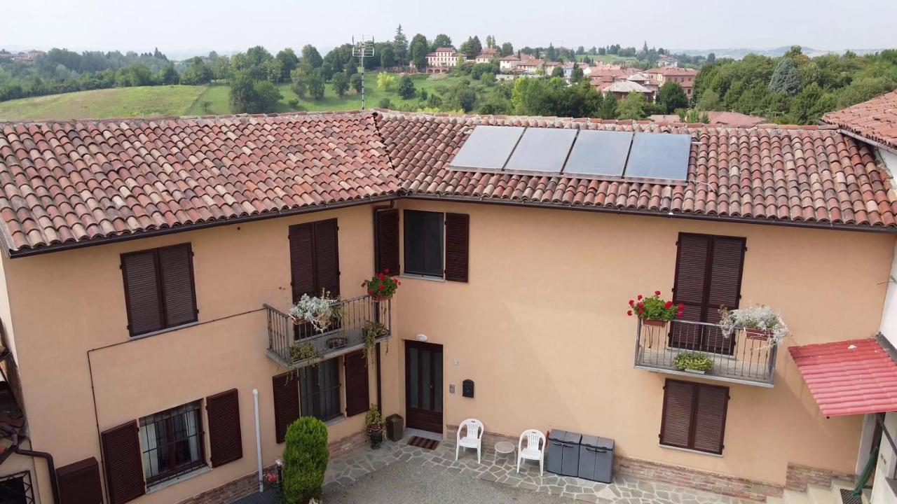 Casa Graziella- Appartamenti Vacanze Portacomaro Exteriör bild
